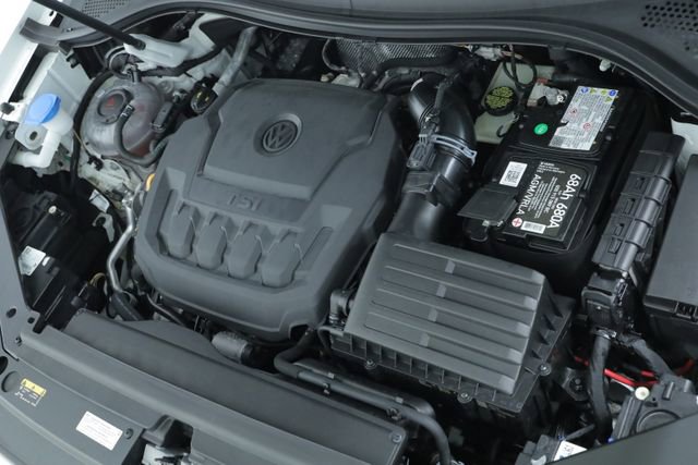 Certified 2022 Volkswagen Tiguan SE w/ Panoramic Sunroof Package image 9