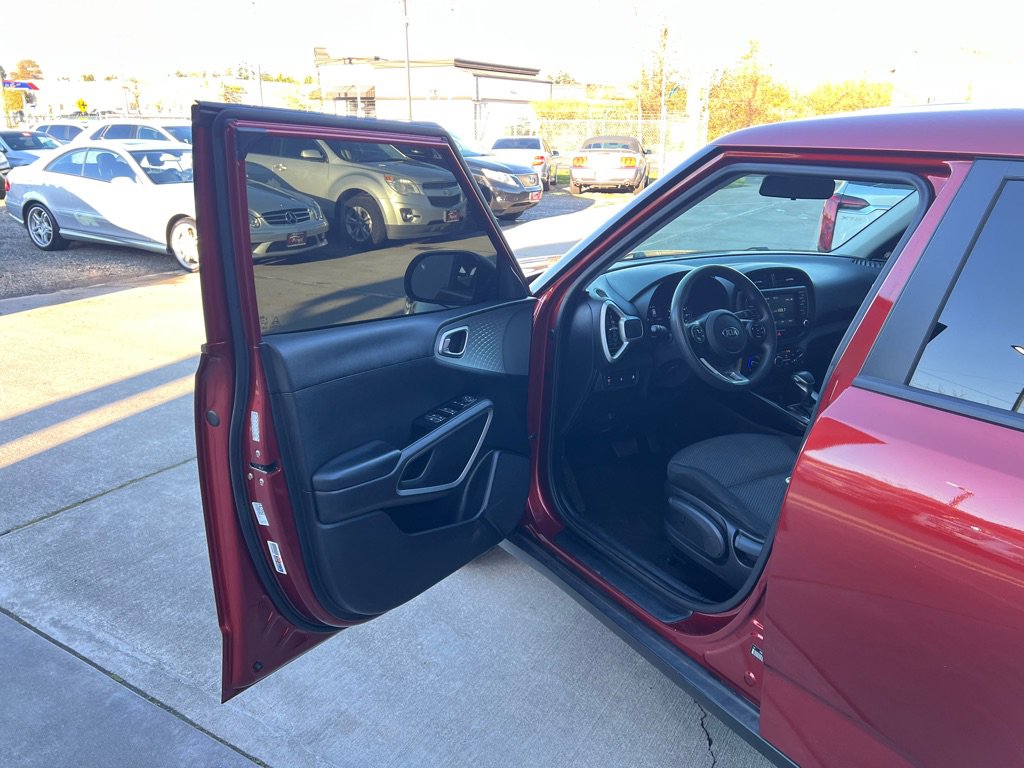 Used 2020 Kia Soul LX FWD image 9