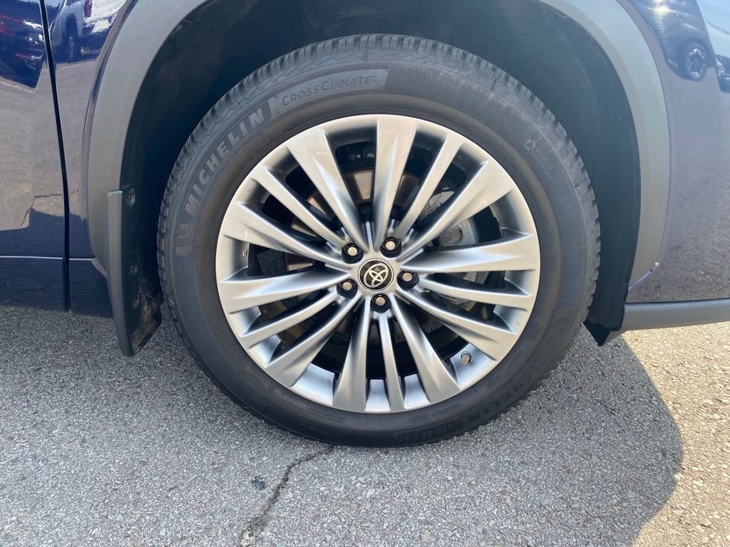 Used 2021 Toyota Highlander Platinum AWD/4WD image 6