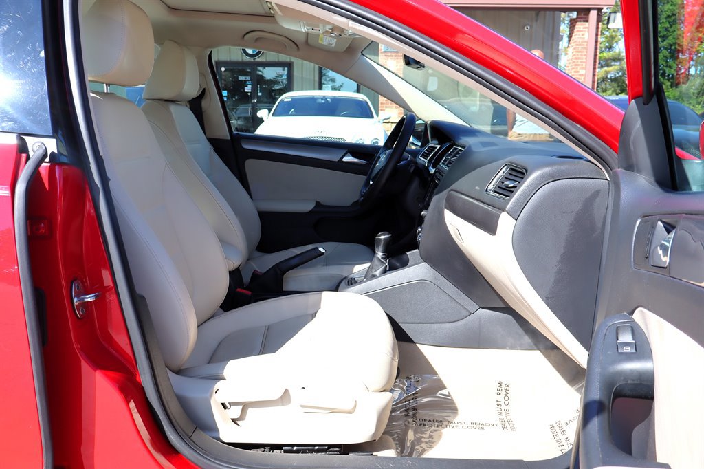 Used 2015 Volkswagen Jetta TDI SE FWD image 17