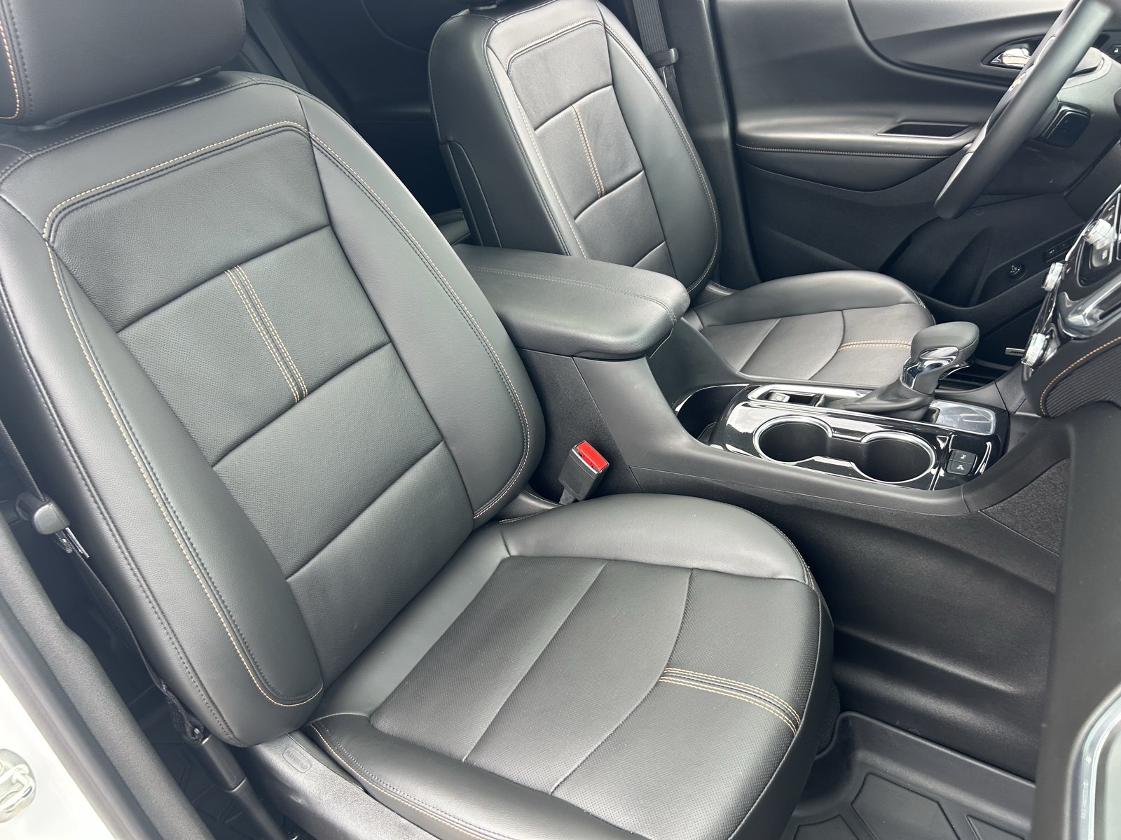 Used 2022 Chevrolet Equinox Premier FWD image 12