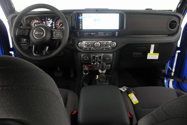 New 2026 Jeep Wrangler Unlimited Rubicon w/ Convenience Group image 9