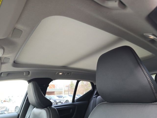 New 2026 Volvo XC40 B5 Plus w/ Climate Package AWD/4WD image 25