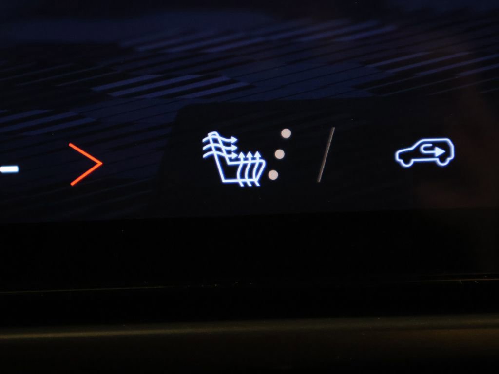 Used 2024 Chevrolet Equinox EV RS image 41