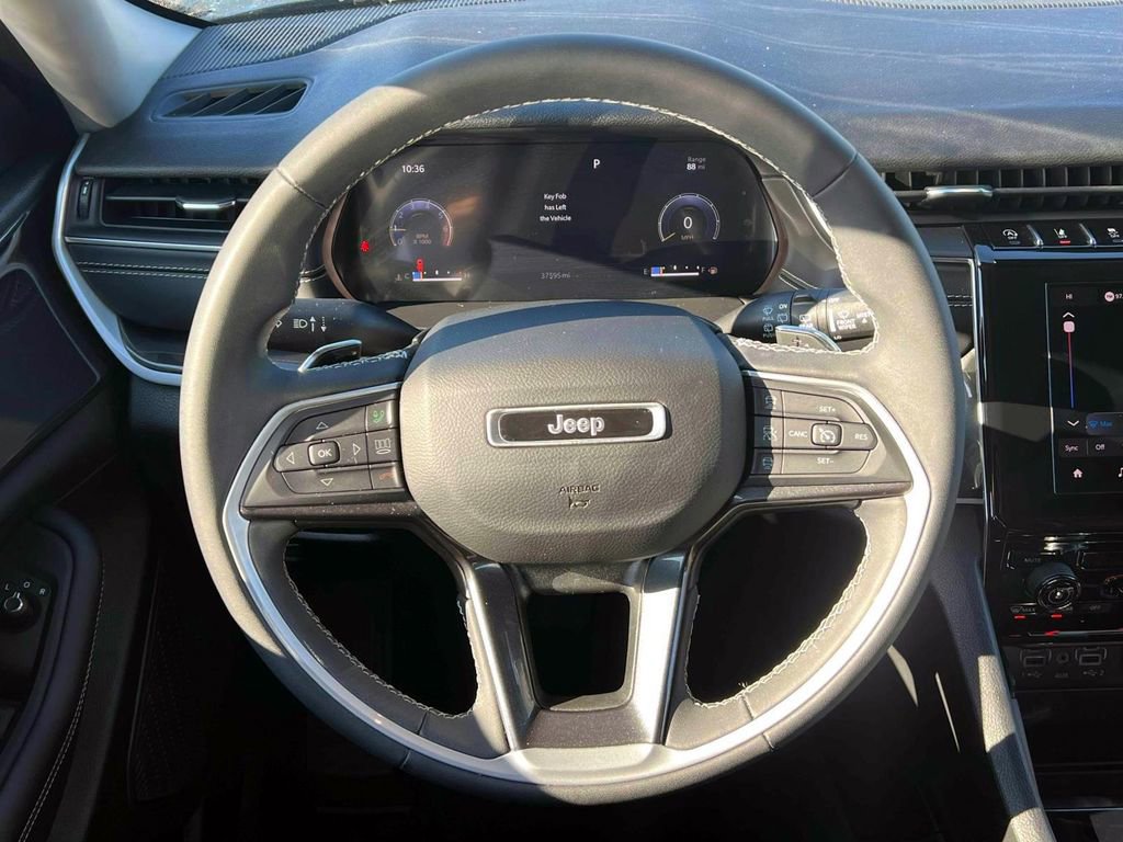 Certified 2023 Jeep Grand Cherokee Laredo image 13