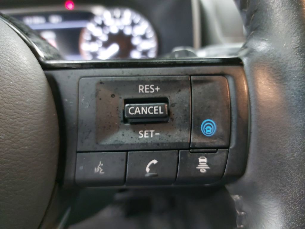 Used 2023 Nissan Rogue SV w/ SV Premium B Package image 18