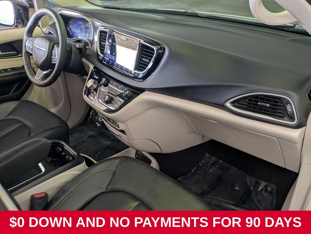 Used 2024 Chrysler Pacifica Touring-L FWD image 28