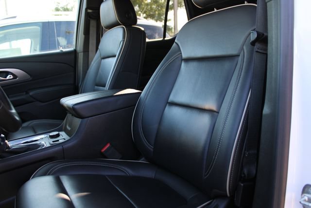 Used 2023 Chevrolet Traverse Premier w/ Redline Edition AWD/4WD image 23
