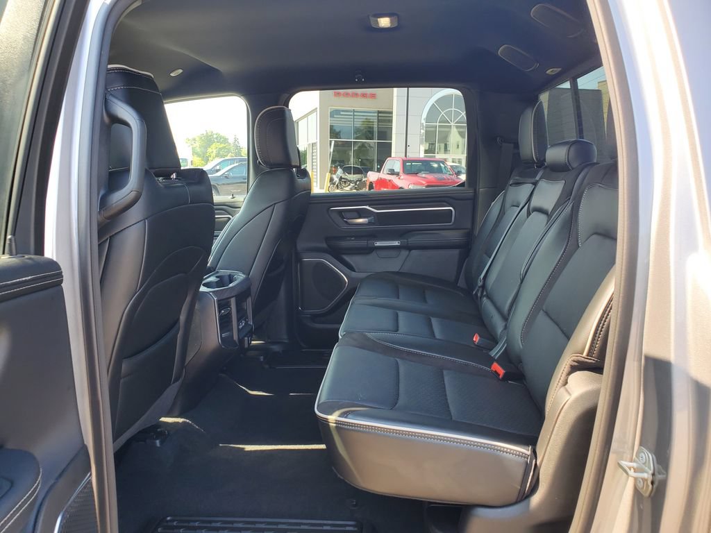 Used 2025 RAM 1500 Laramie w/ Sport Appearance Package AWD/4WD image 10