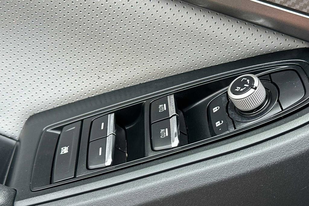 Used 2022 Subaru Crosstrek 2.5i Limited w/ Popular Package #4 image 12