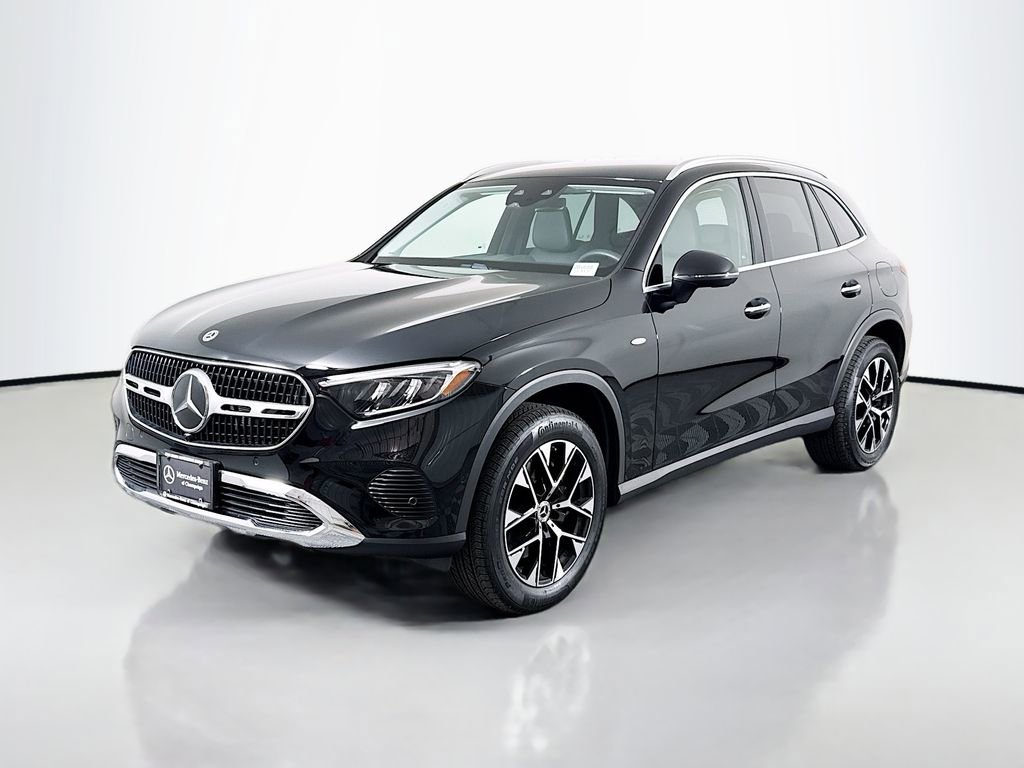 Used 2025 Mercedes-Benz GLC 350e 4MATIC image 3