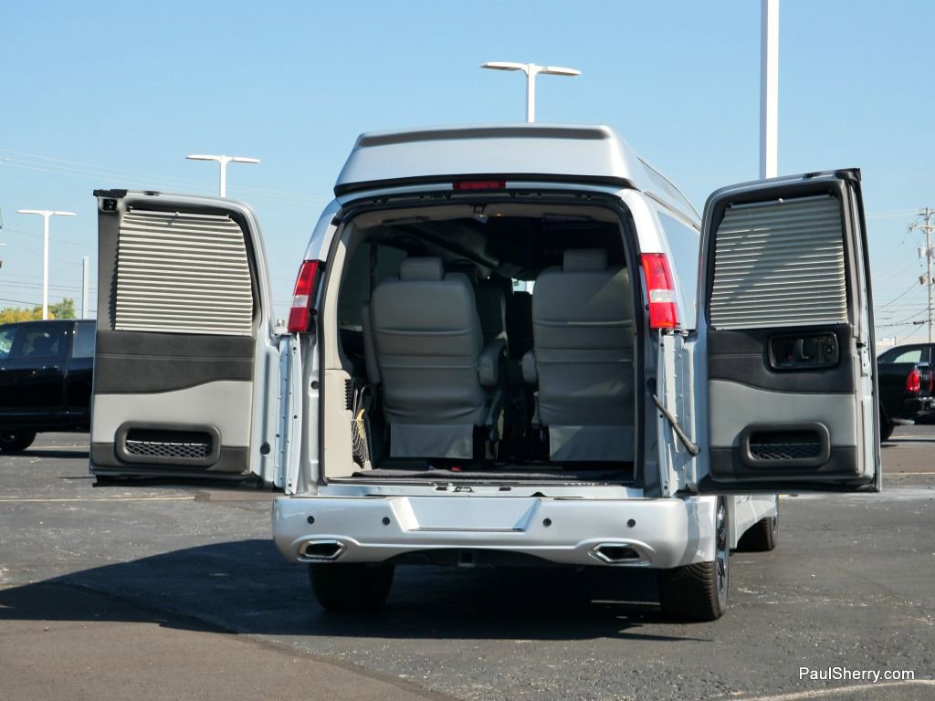 Used 2023 Chevrolet Express 2500 Extended image 24