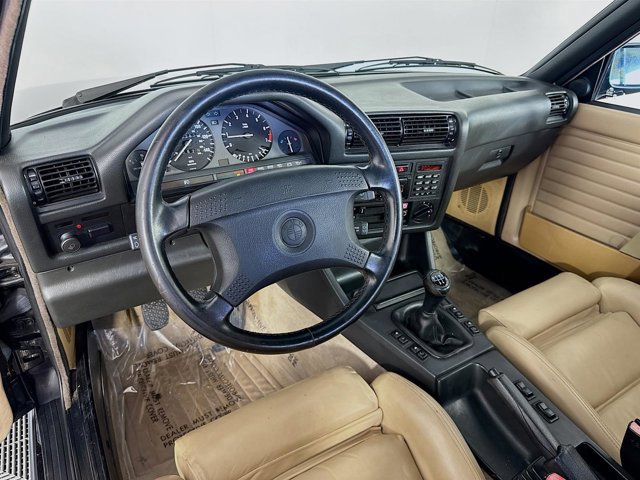 Used 1991 BMW 325i Convertible image 9