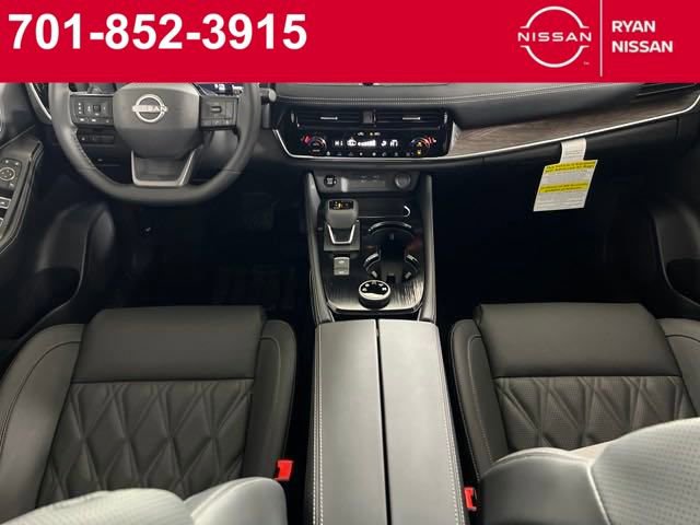 Certified 2025 Nissan Rogue Platinum w/ Platinum Premium Package image 2