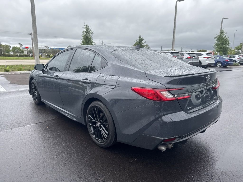 Used 2025 Toyota Camry SE image 2