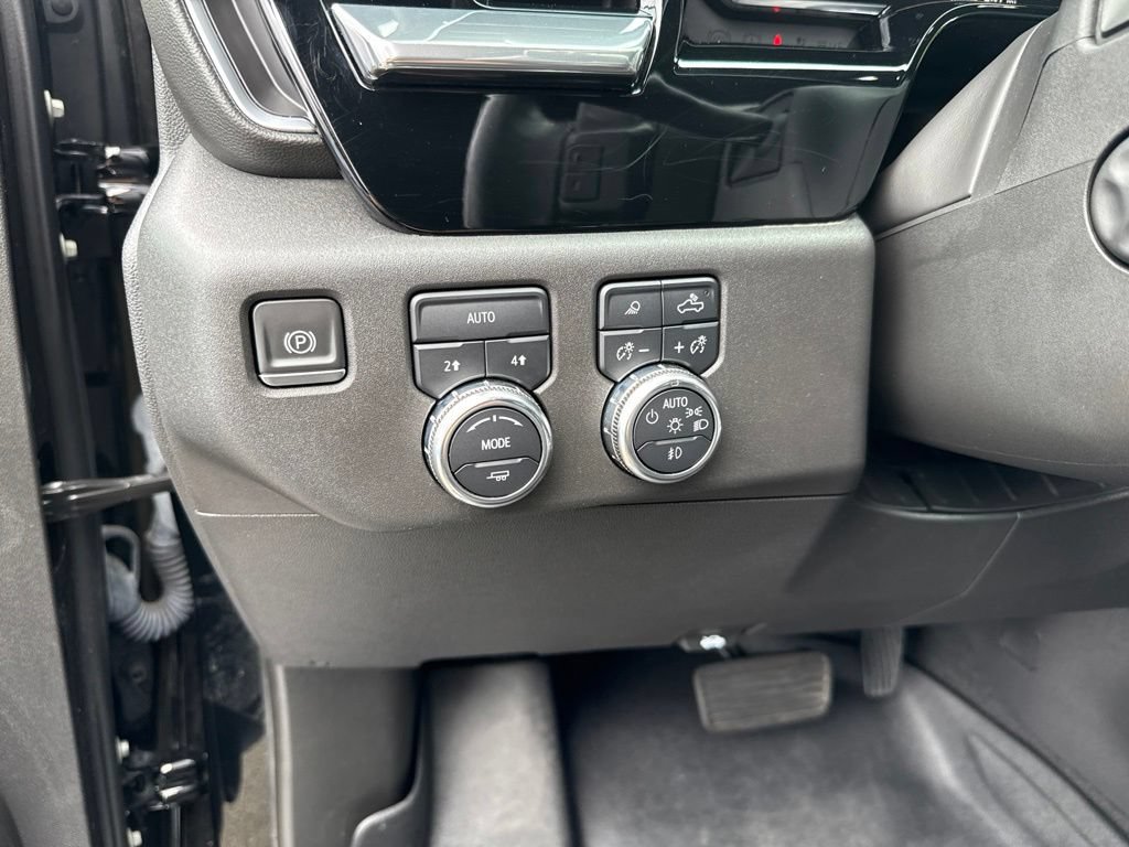 Used 2022 GMC Sierra 1500 SLT w/ SLT Convenience Package AWD/4WD image 18