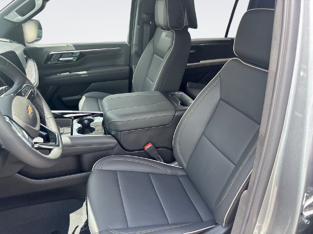New 2026 Chevrolet Suburban Premier AWD/4WD image 11