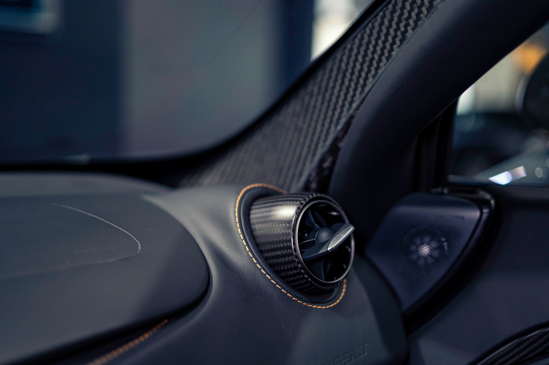 Used 2021 McLaren 765LT RWD image 22