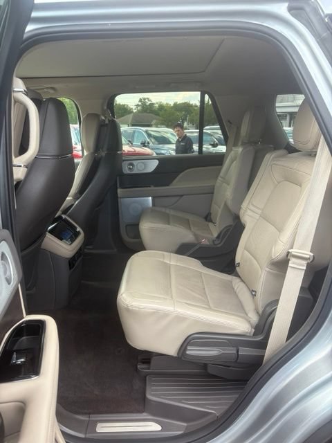 Certified 2023 Lincoln Navigator Reserve AWD/4WD image 13