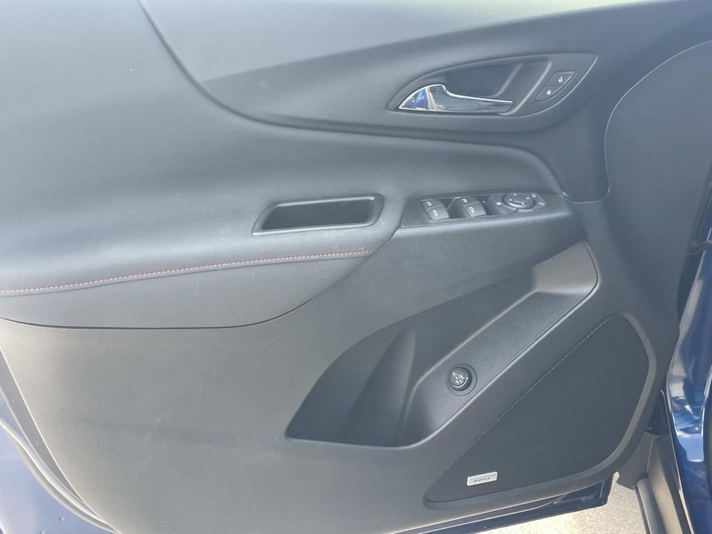 Used 2023 Chevrolet Equinox RS w/ RS Leather Package FWD image 12