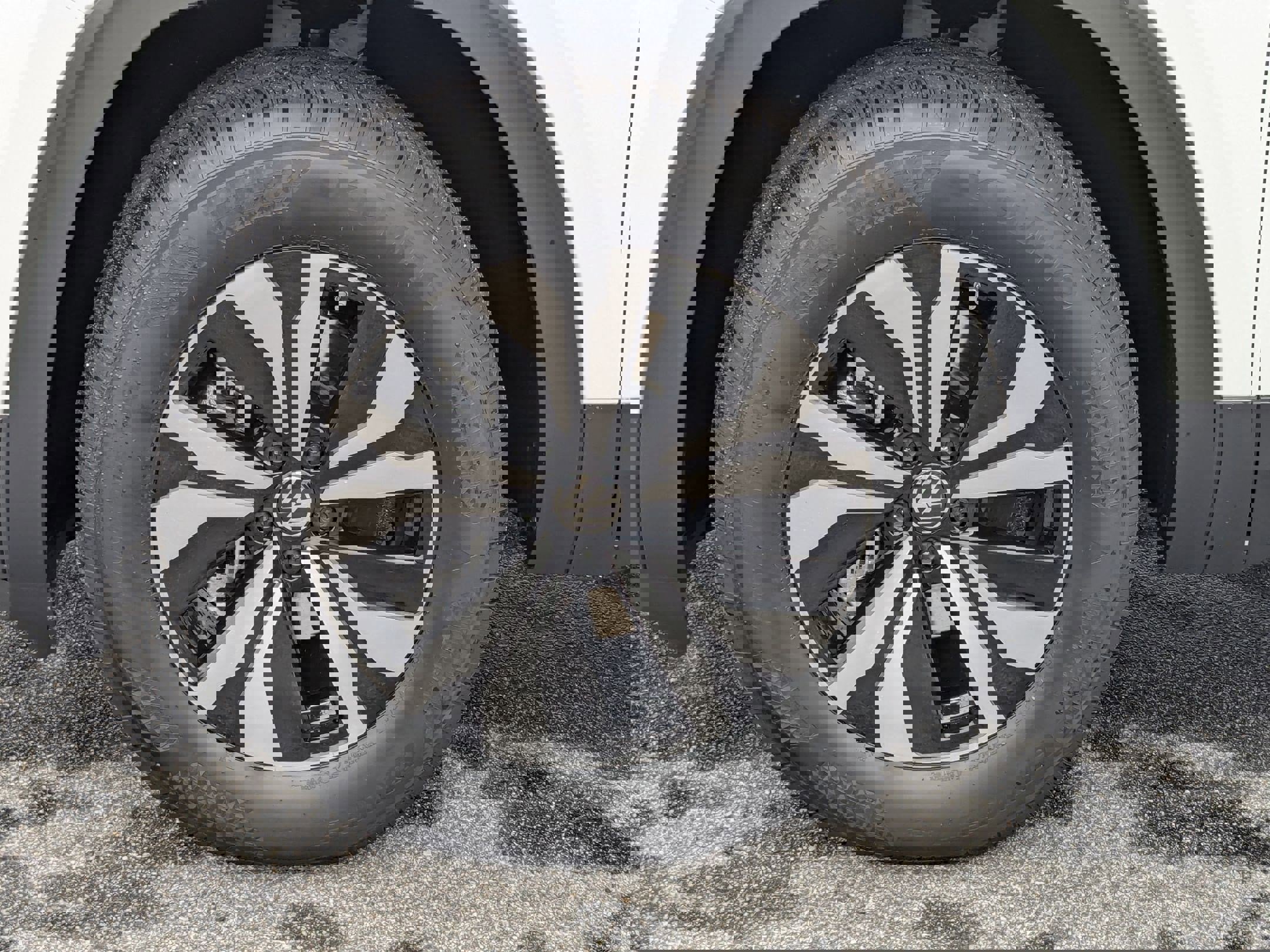 New 2026 Volkswagen Atlas SE image 10