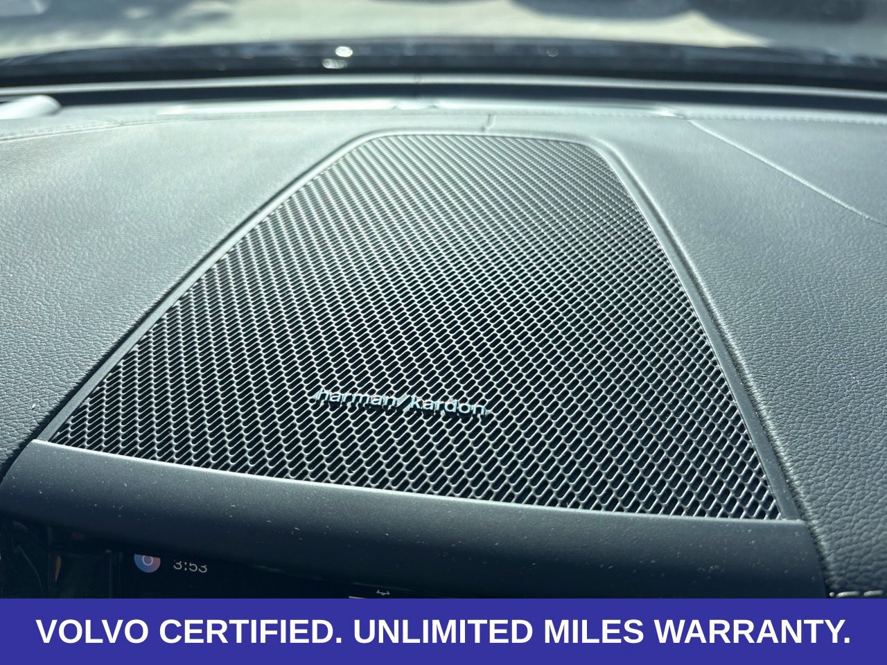 Certified 2025 Volvo XC60 T8 Ultra w/ Climate Package AWD/4WD image 26