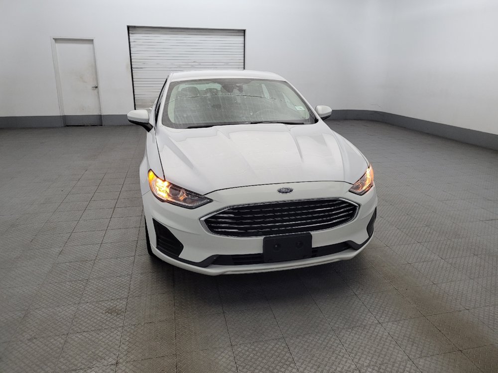 Used 2020 Ford Fusion SE FWD image 14