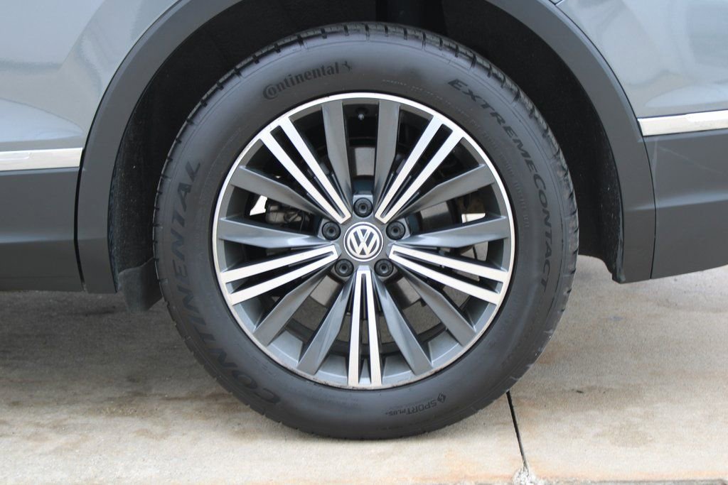 Used 2018 Volkswagen Tiguan SEL image 31