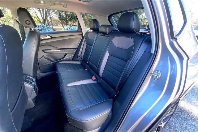 Used 2023 Volkswagen Taos SEL image 20