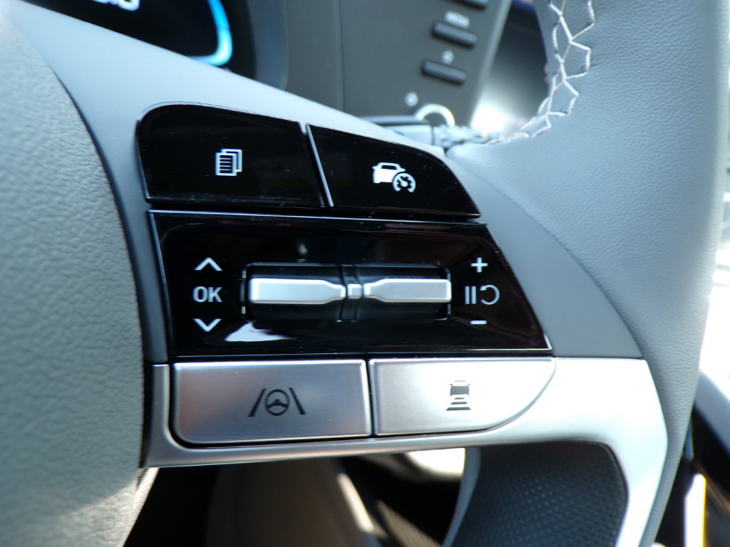New 2026 Hyundai Elantra SEL Sport Premium FWD image 31