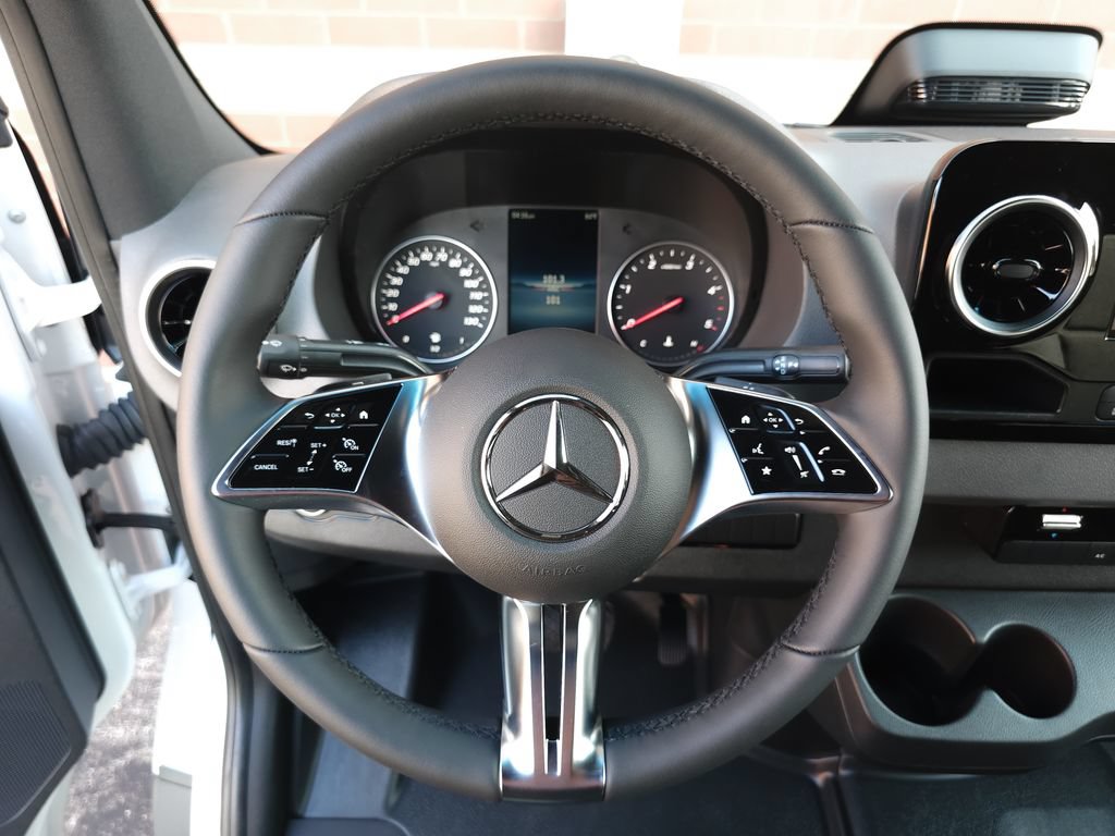 Used 2025 Mercedes-Benz Sprinter 4500 w/ Parking Package image 11