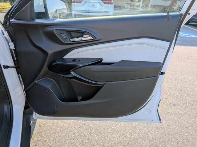 Used 2025 Chevrolet Trax LT image 31