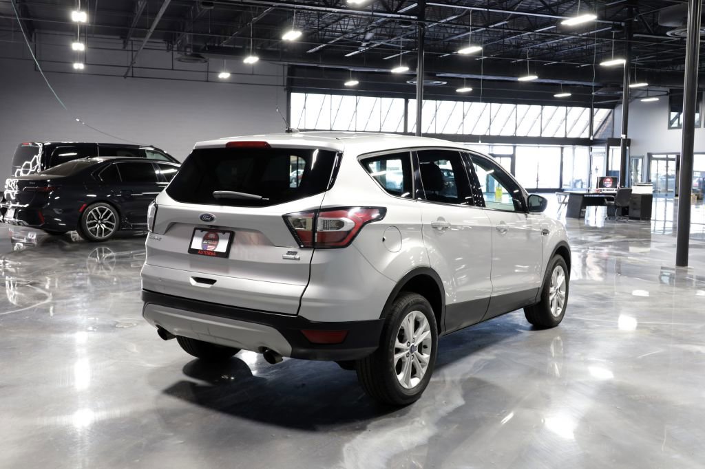 Used 2017 Ford Escape SE AWD/4WD image 7
