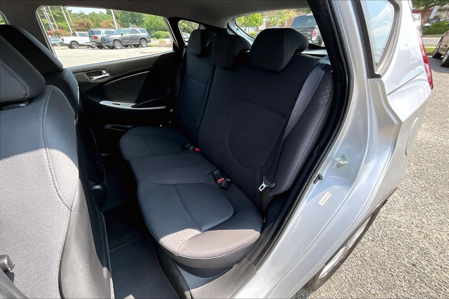 Used 2013 Hyundai Accent SE FWD image 25