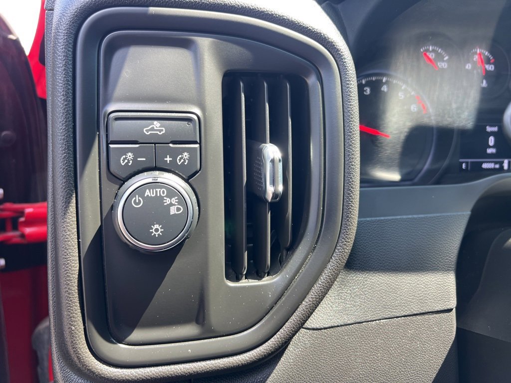 Used 2024 Chevrolet Silverado 1500 Custom image 24