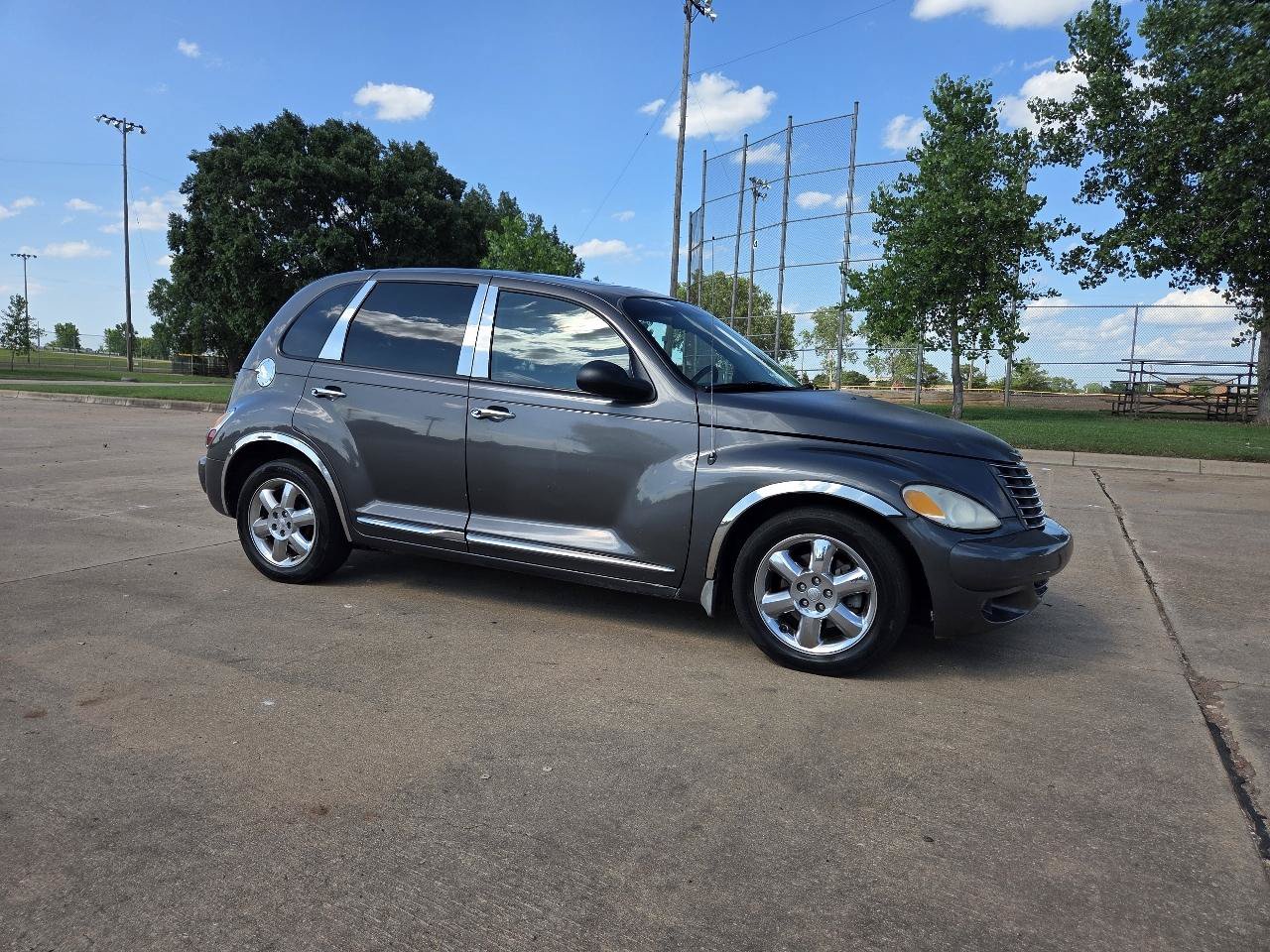 Used 2004 Chrysler PT Cruiser Limited FWD image 23