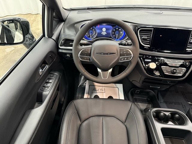 New 2026 Chrysler Pacifica Select FWD image 14