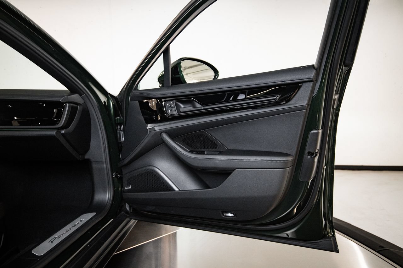 Certified 2025 Porsche Panamera image 27