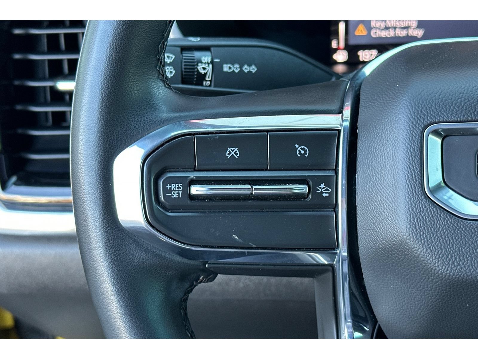 Used 2023 GMC Canyon Elevation w/ Elevation Premium Package RWD image 27