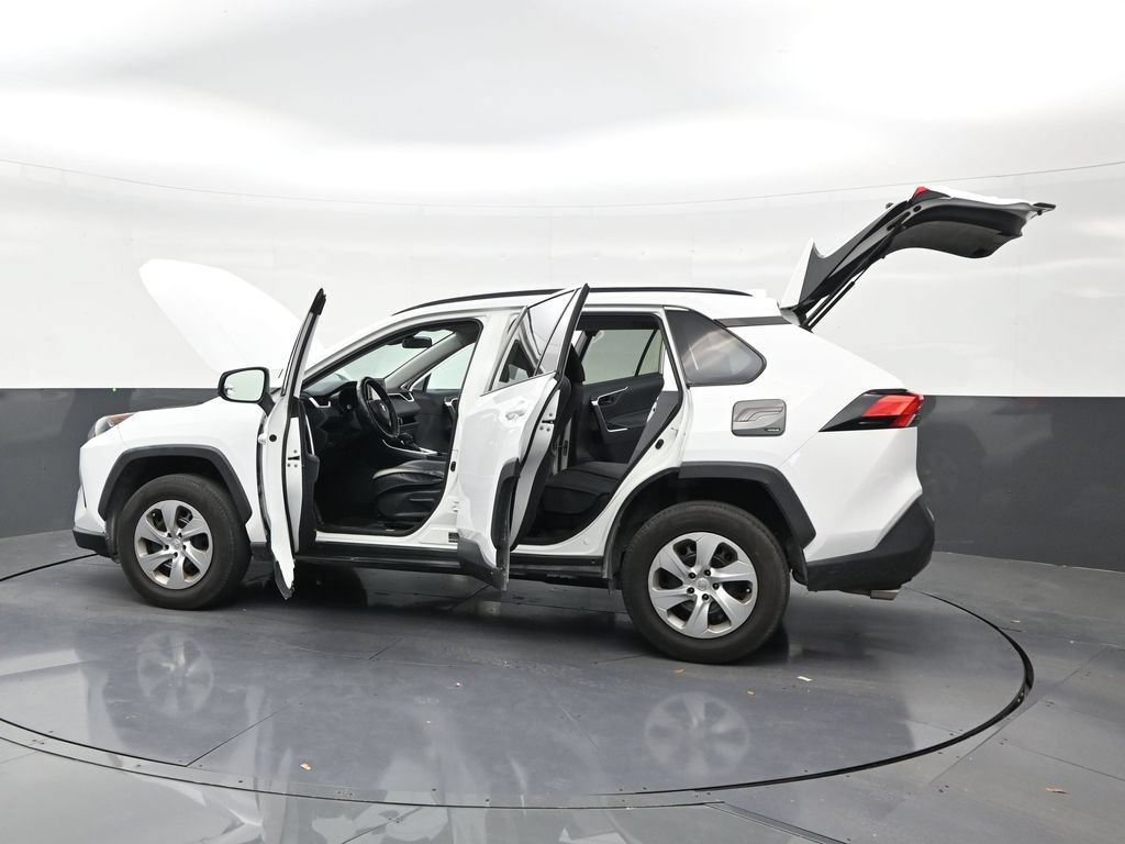 Used 2020 Toyota RAV4 LE FWD image 30