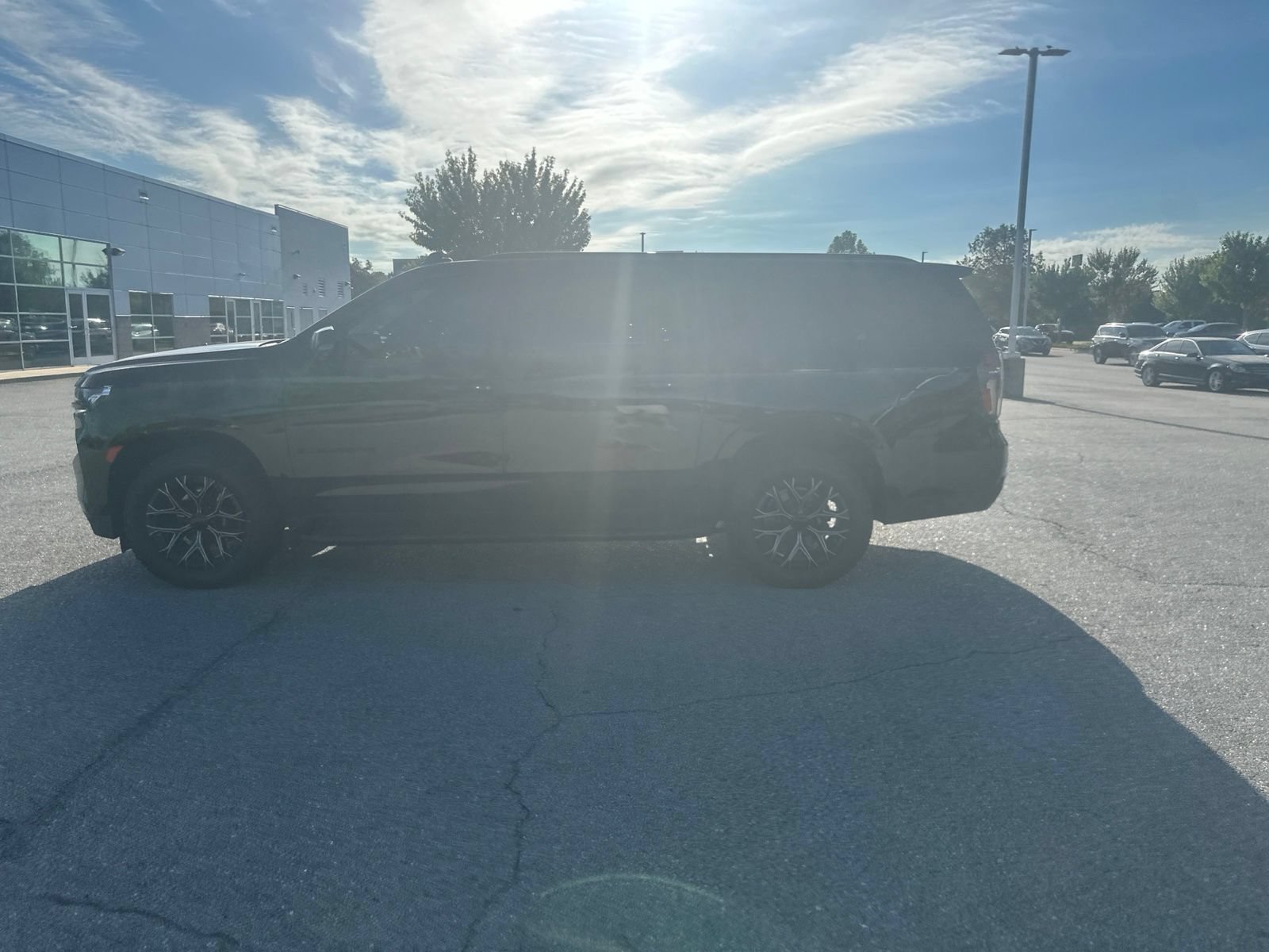 Used 2023 Chevrolet Suburban RST w/ Luxury Package AWD/4WD image 8
