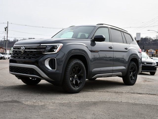 New 2026 Volkswagen Atlas Peak Edition image 3