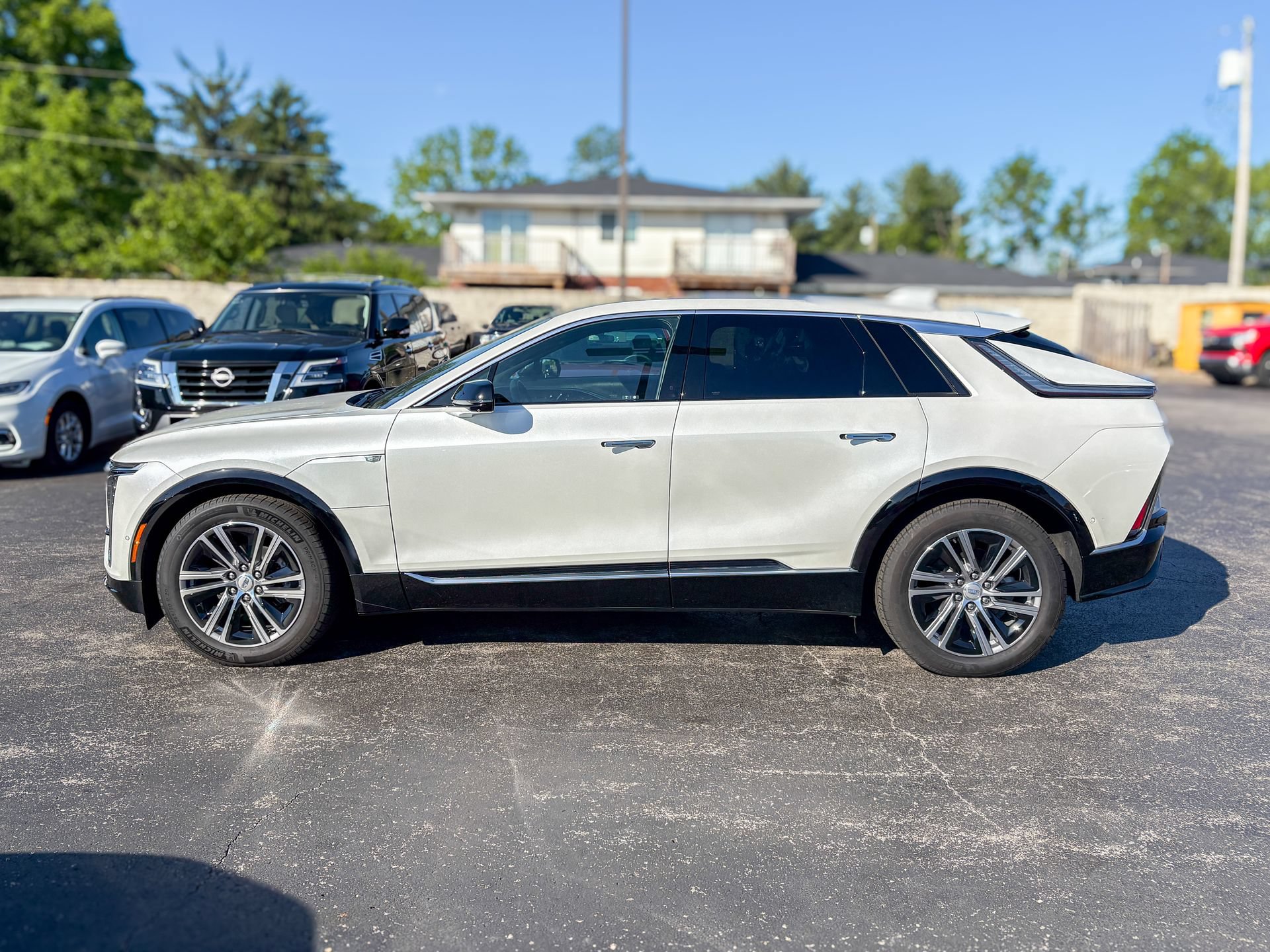 Used 2024 Cadillac Lyriq Luxury RWD image 7