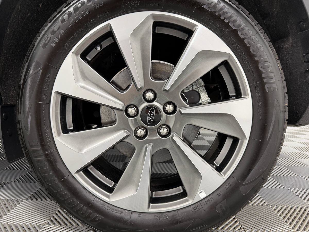 Used 2025 Ford Escape Platinum AWD/4WD image 31