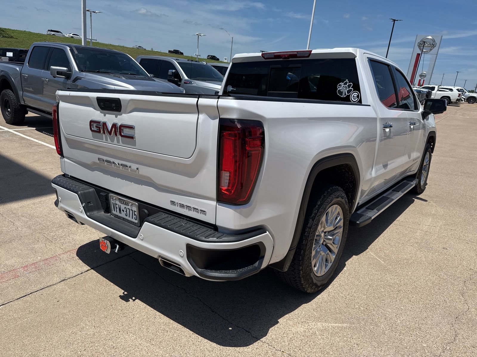 Used 2024 GMC Sierra 1500 Denali w/ Technology Package AWD/4WD image 6