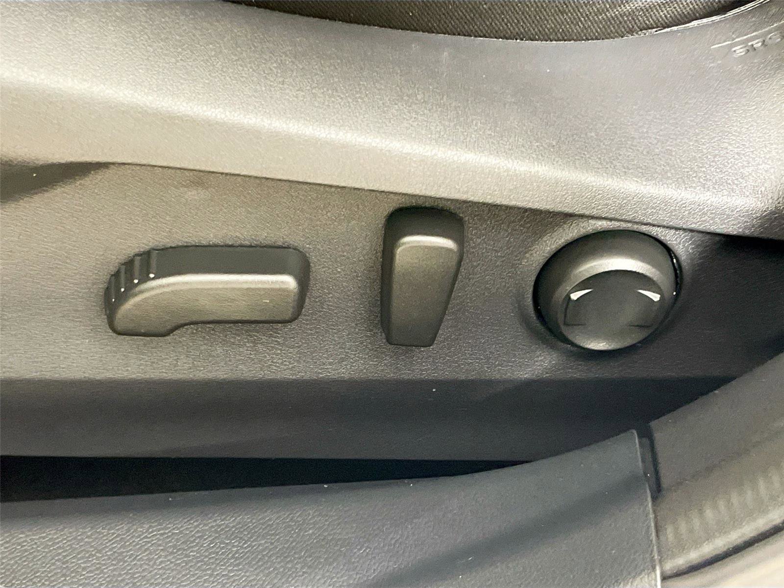 Used 2025 Subaru Outback Premium image 23