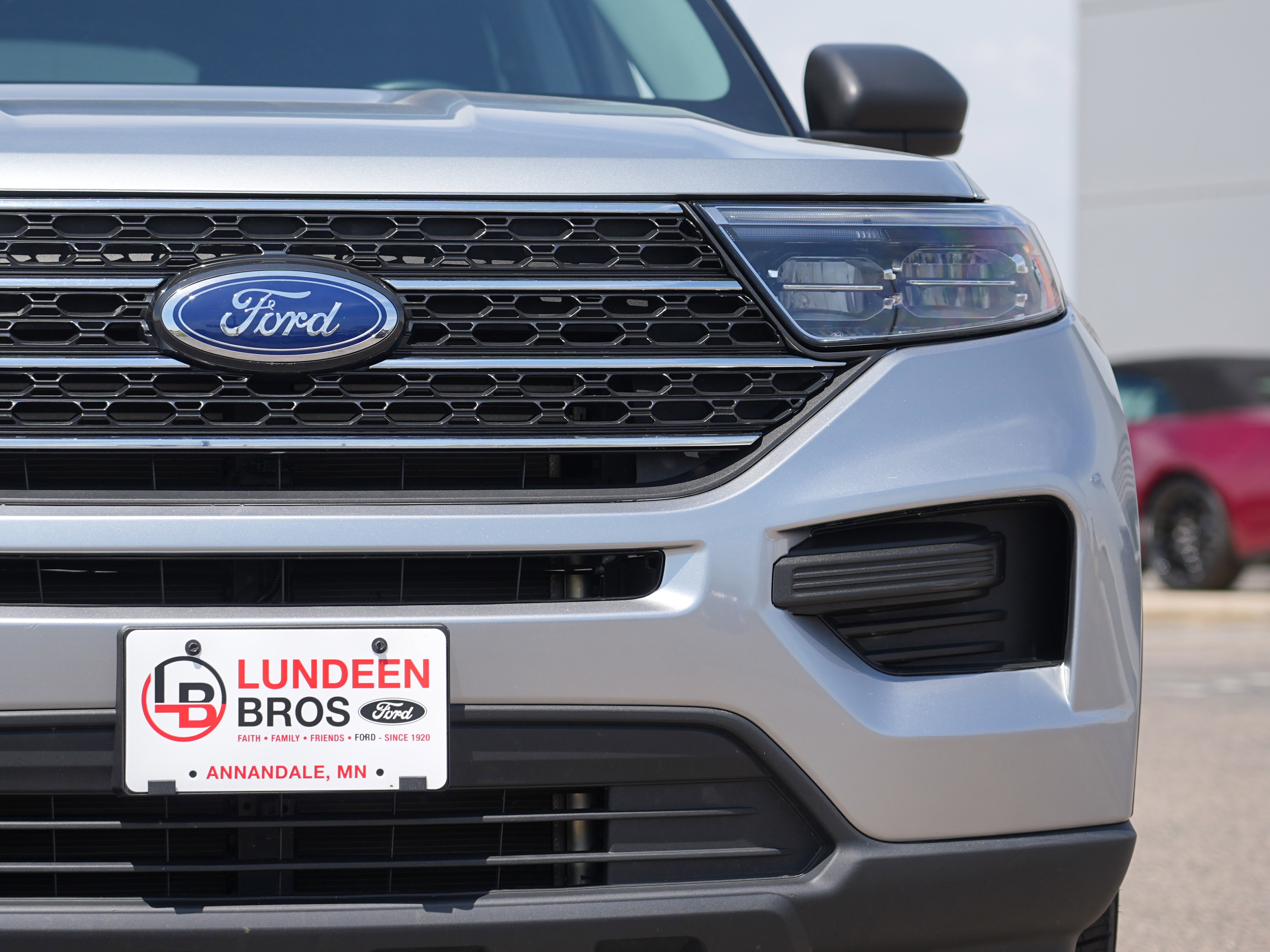 Used 2023 Ford Explorer XLT AWD/4WD image 11