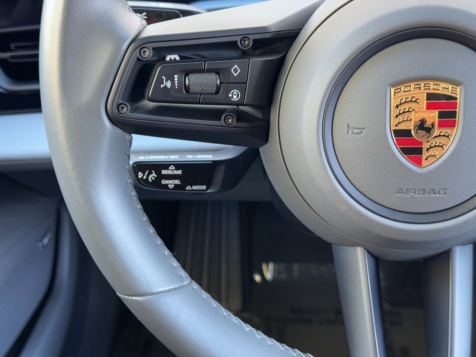 Used 2020 Porsche Taycan 4S image 24