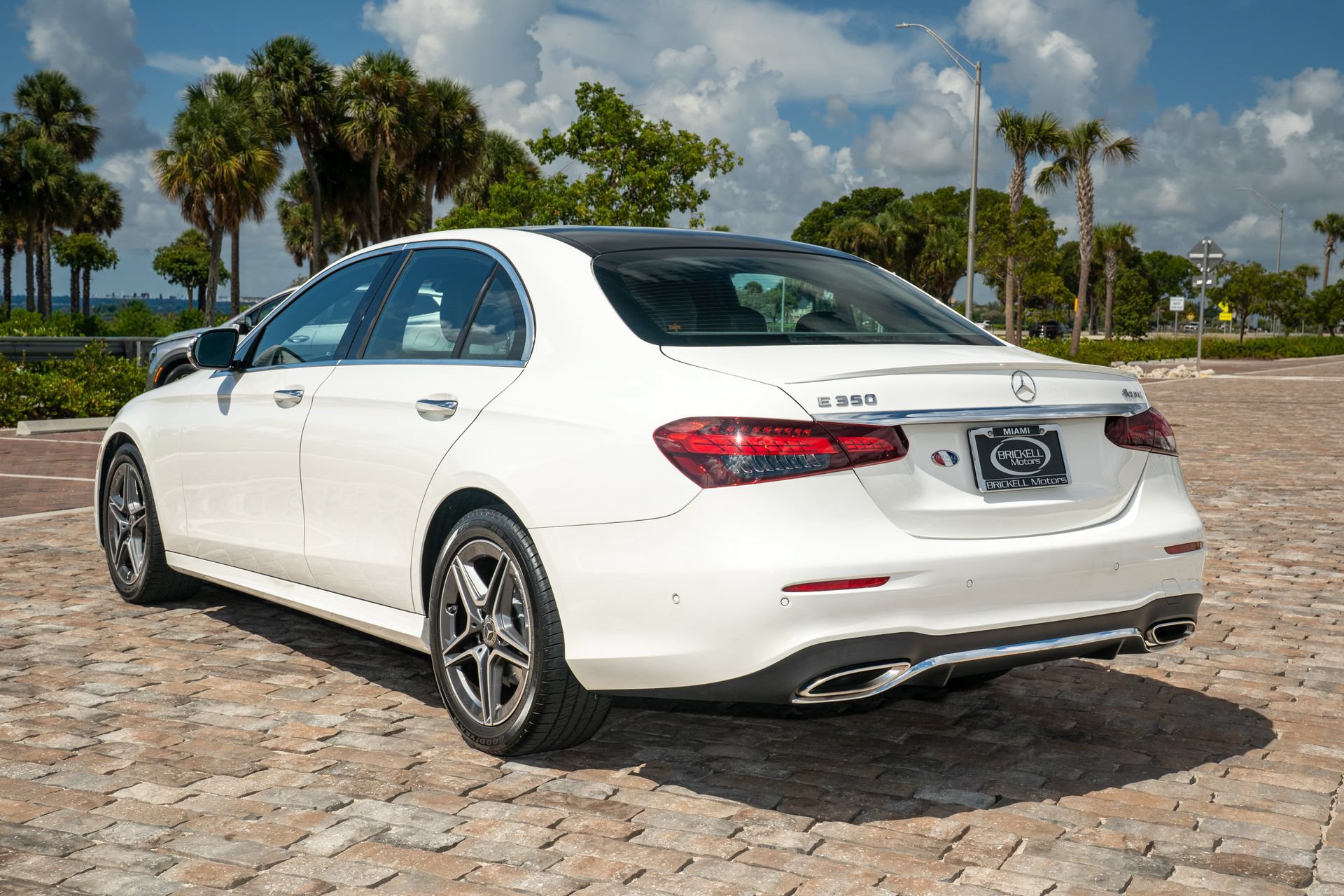 Used 2023 Mercedes-Benz E 350 4MATIC Sedan image 6
