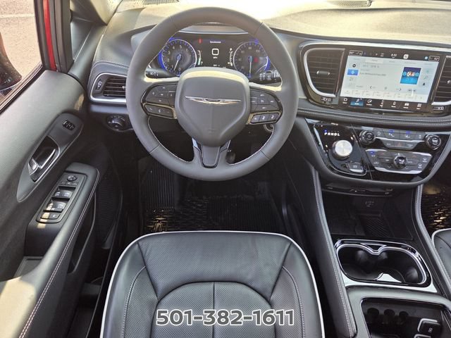 Used 2026 Chrysler Pacifica Limited w/ Uconnect Theater Family Group FWD image 17